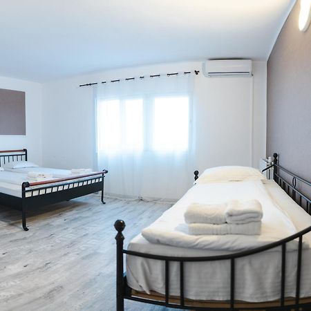 Myda Hotel Apahida Bagian luar foto