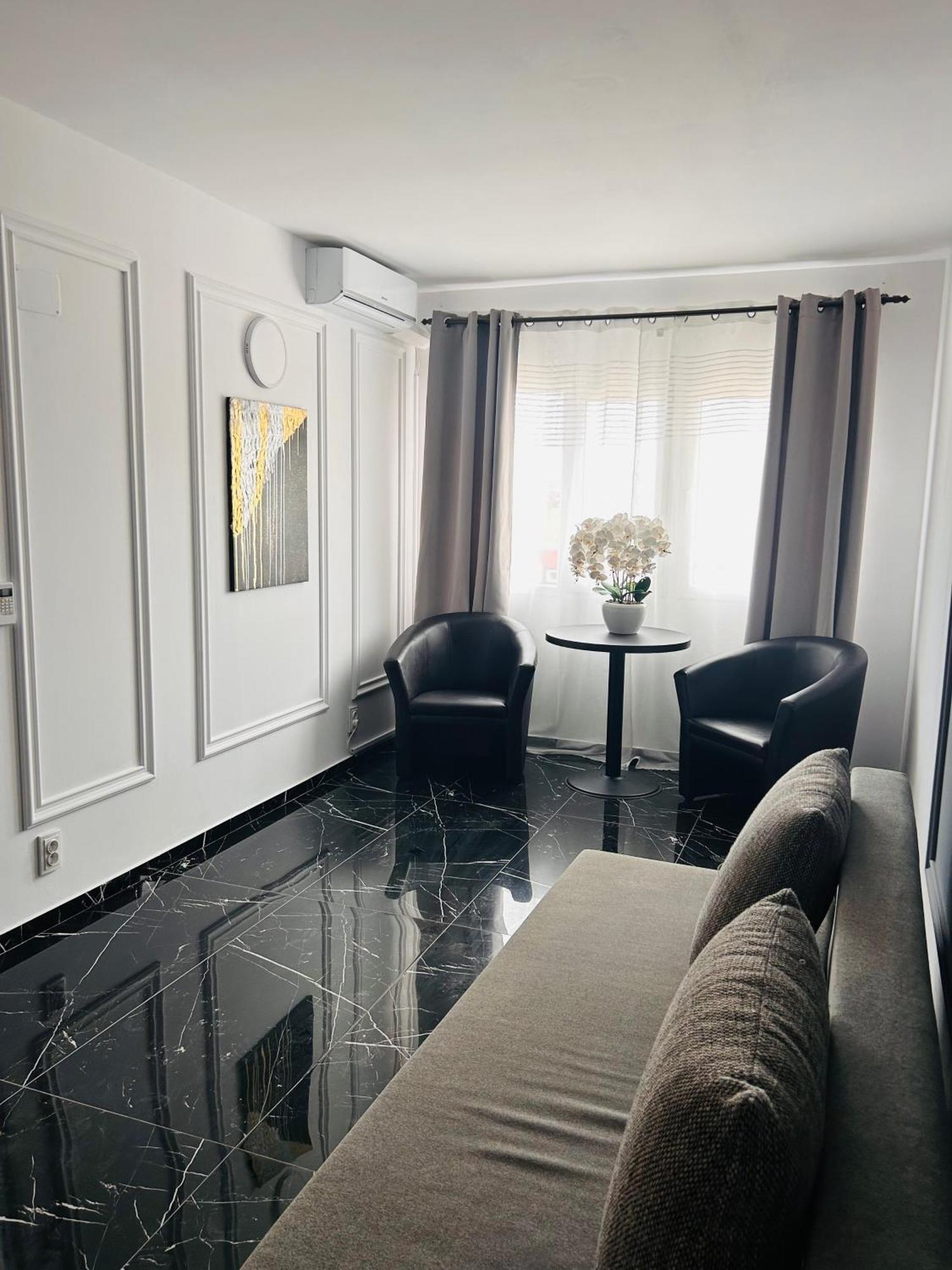 Myda Hotel Apahida Bagian luar foto