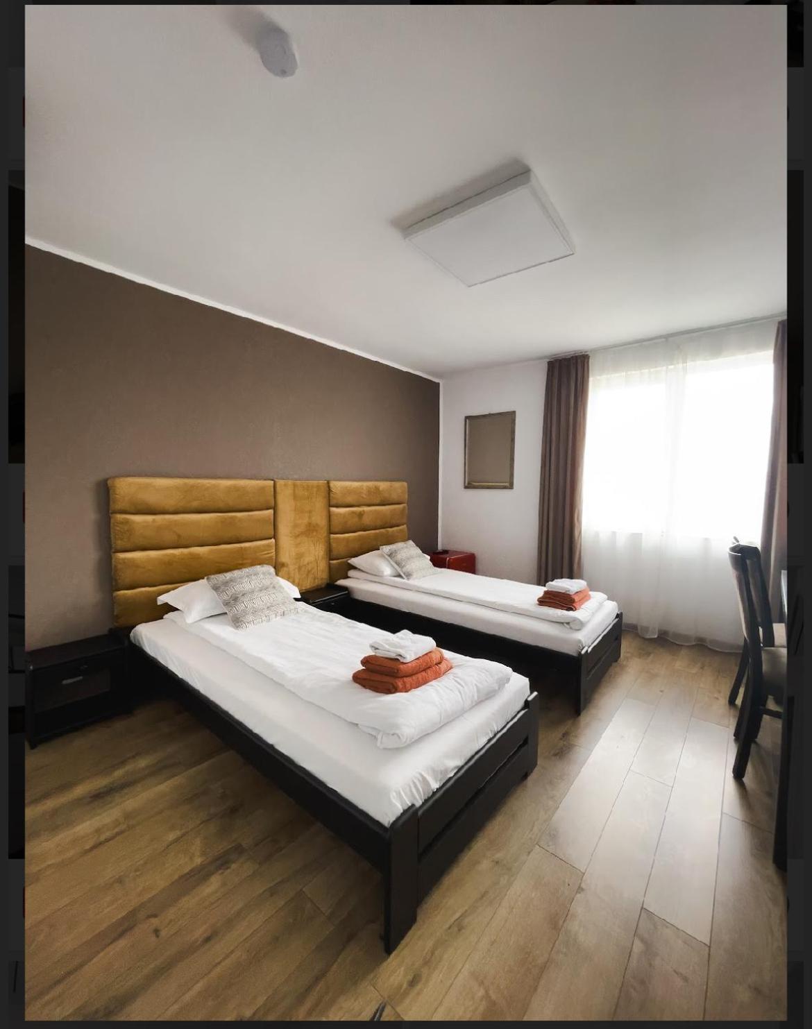 Myda Hotel Apahida Bagian luar foto