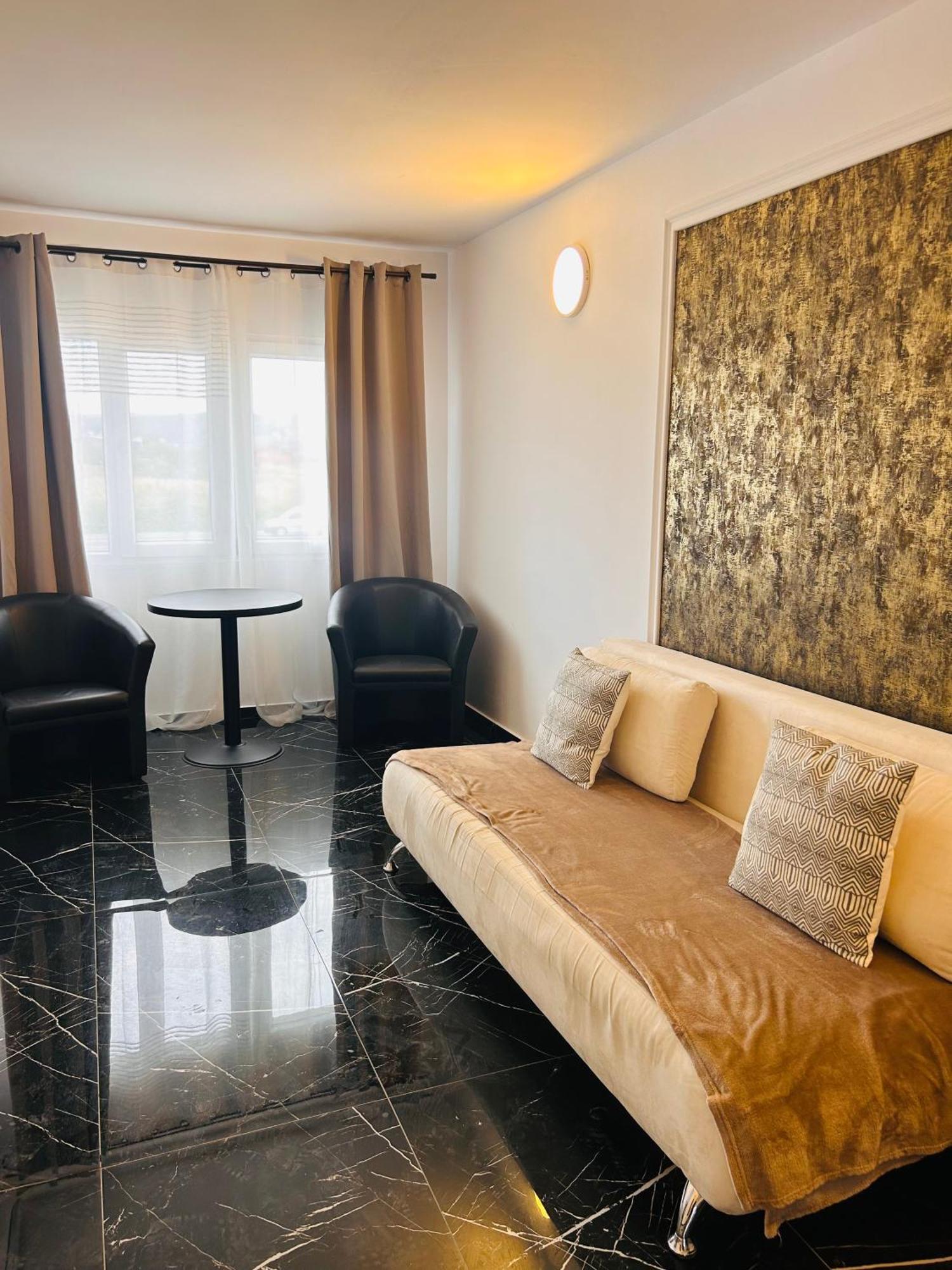 Myda Hotel Apahida Bagian luar foto