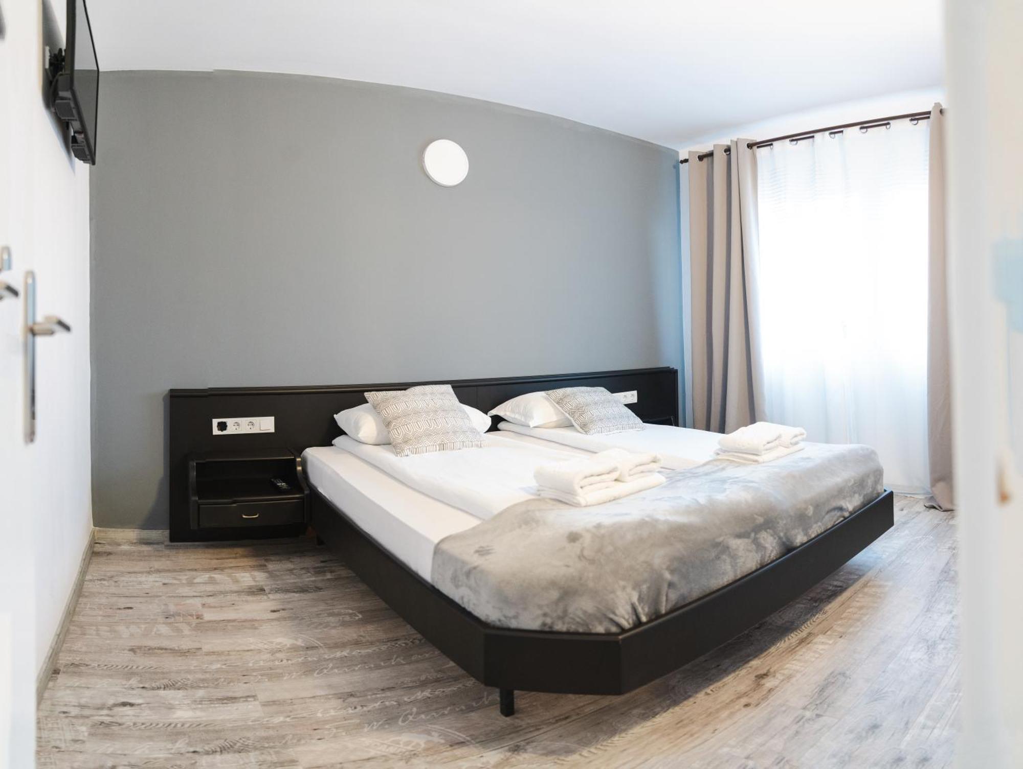 Myda Hotel Apahida Bagian luar foto