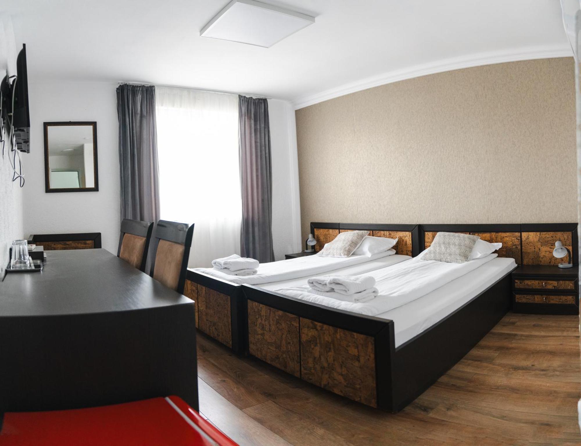 Myda Hotel Apahida Bagian luar foto