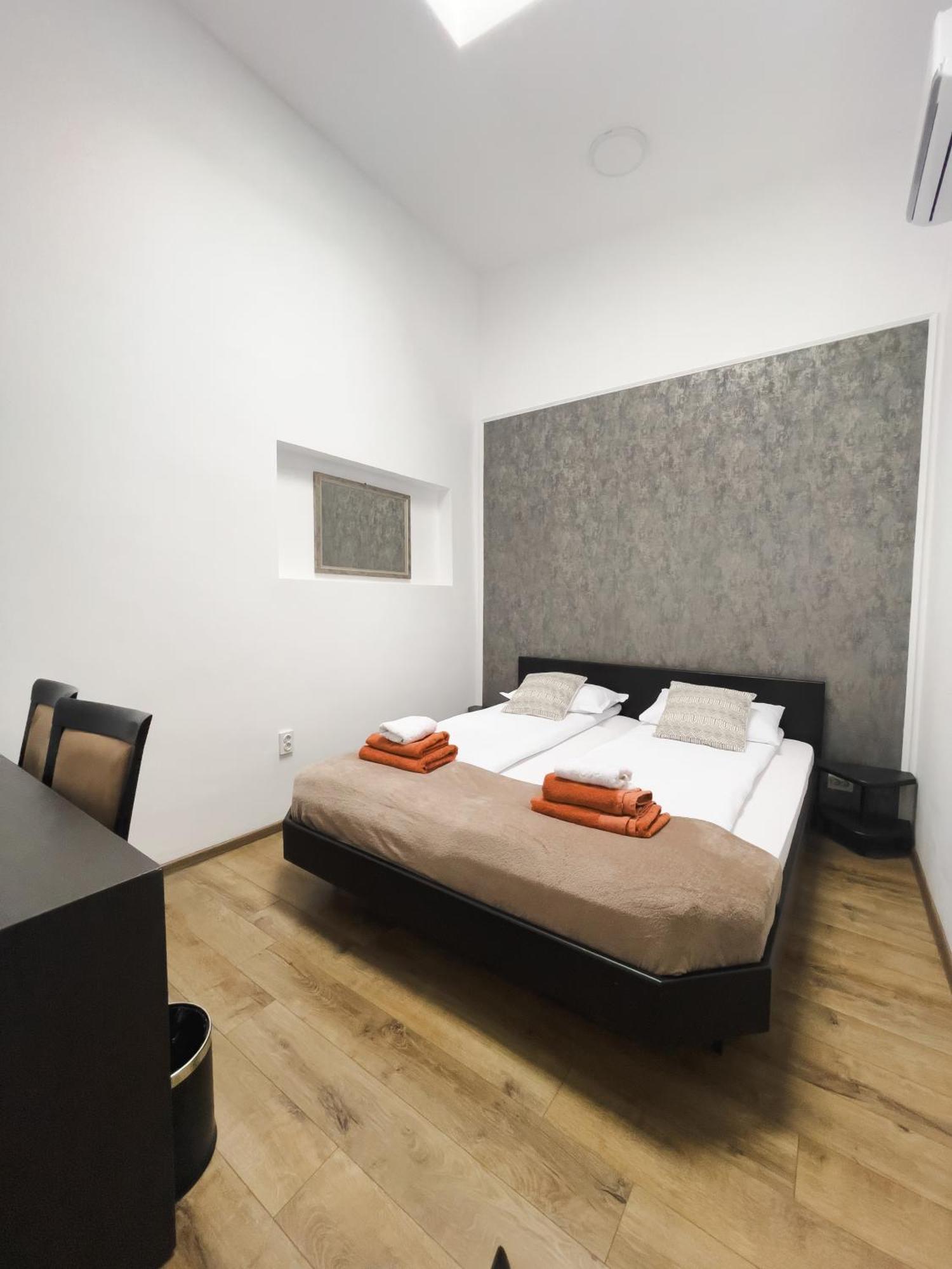 Myda Hotel Apahida Bagian luar foto