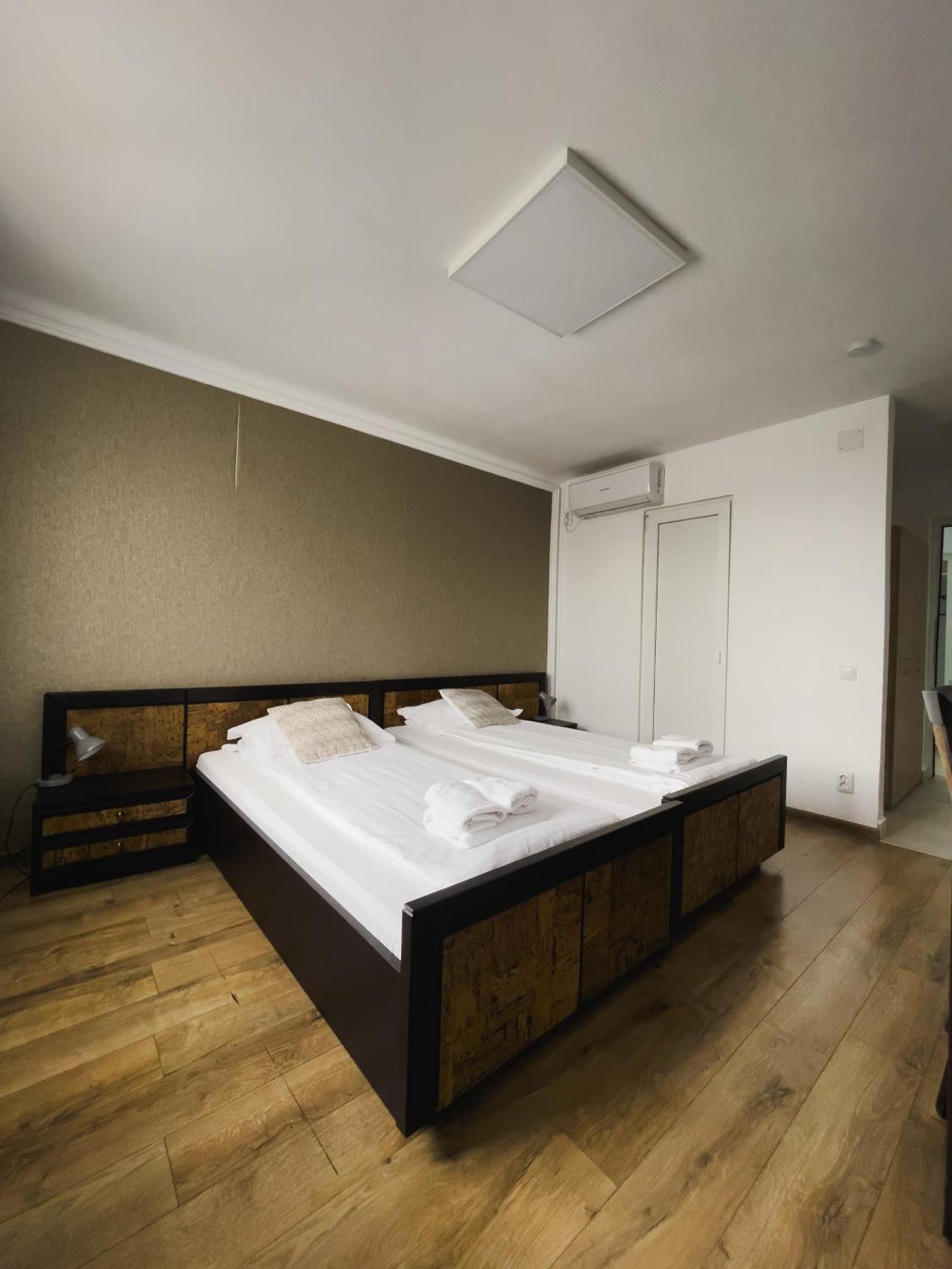 Myda Hotel Apahida Bagian luar foto