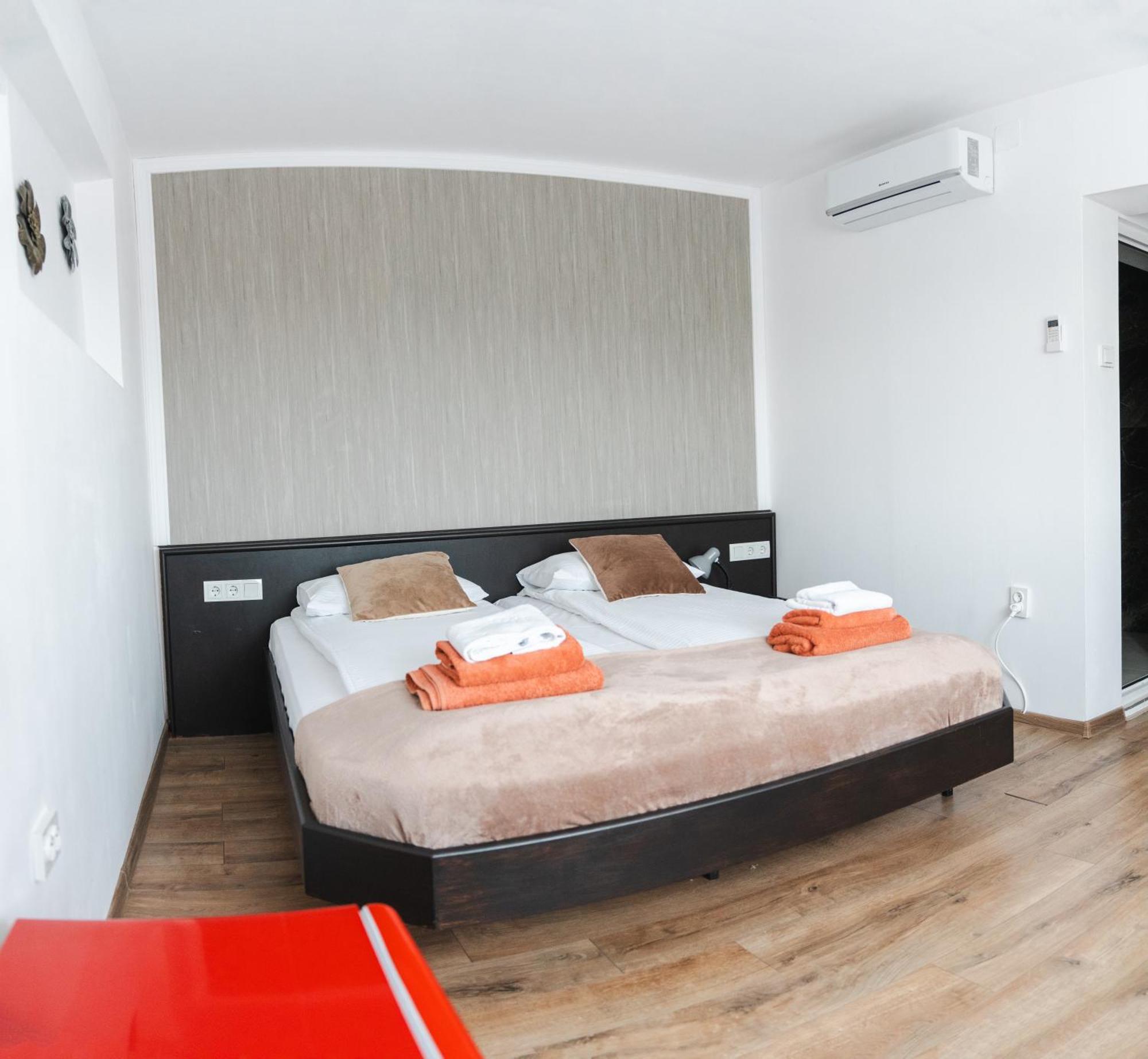 Myda Hotel Apahida Bagian luar foto