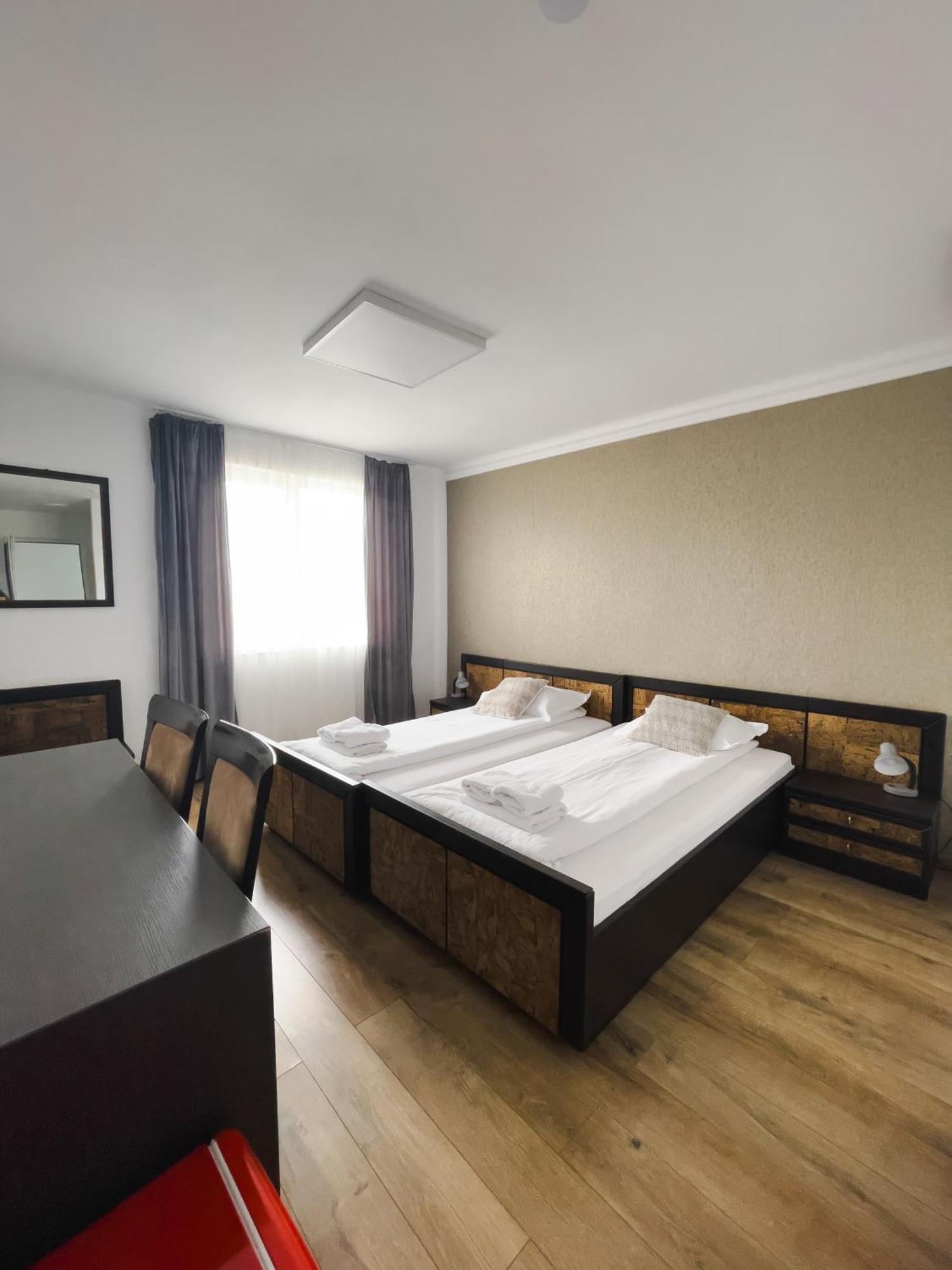 Myda Hotel Apahida Bagian luar foto